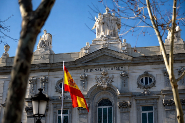 El Supremo estudiará el 13 de mayo si suspende la regularización extraordinaria de inmigrantes